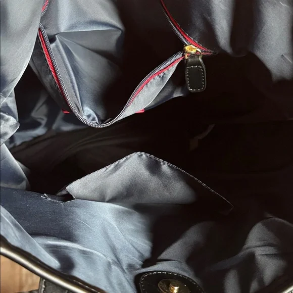 Tommy Hilfiger Black Quilted Tote with Logo Plaque plus mini bag attached - Picture 5 of 7